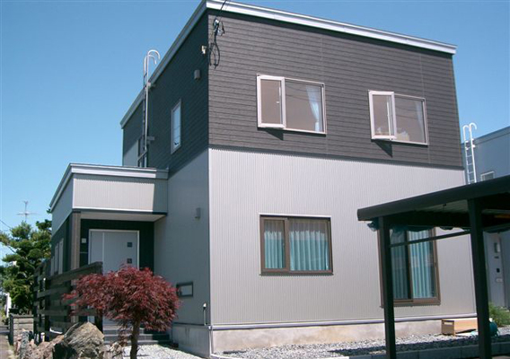 子育て世代に優しい間取りのデザイン住宅:岩見沢市北本町N様邸
