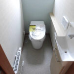 タンクレスのすっきりしたトイレに改修